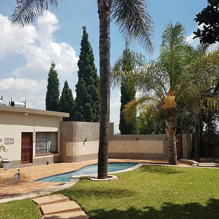 Private Apartments & Biz Stays Pretoria-Noord Exteriör bild