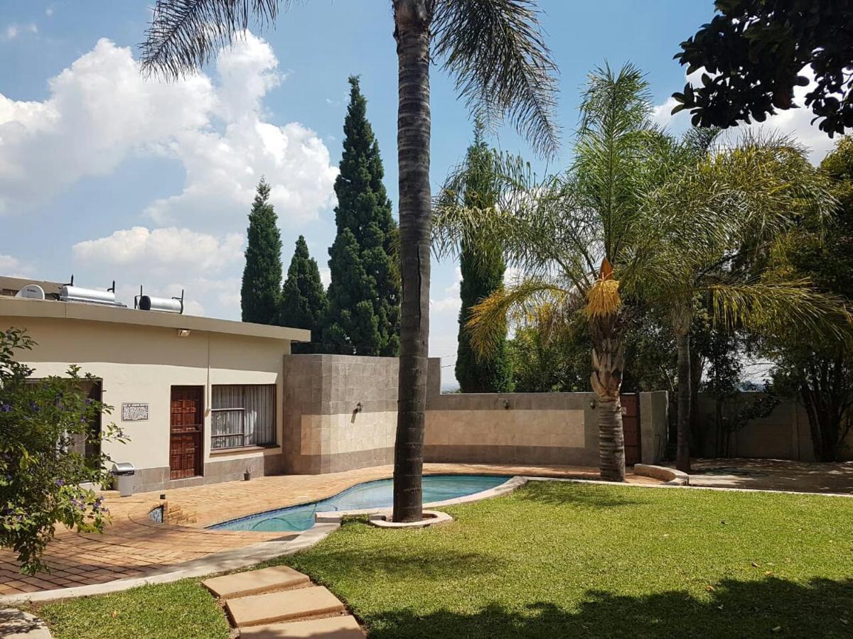Private Apartments & Biz Stays Pretoria-Noord Exteriör bild