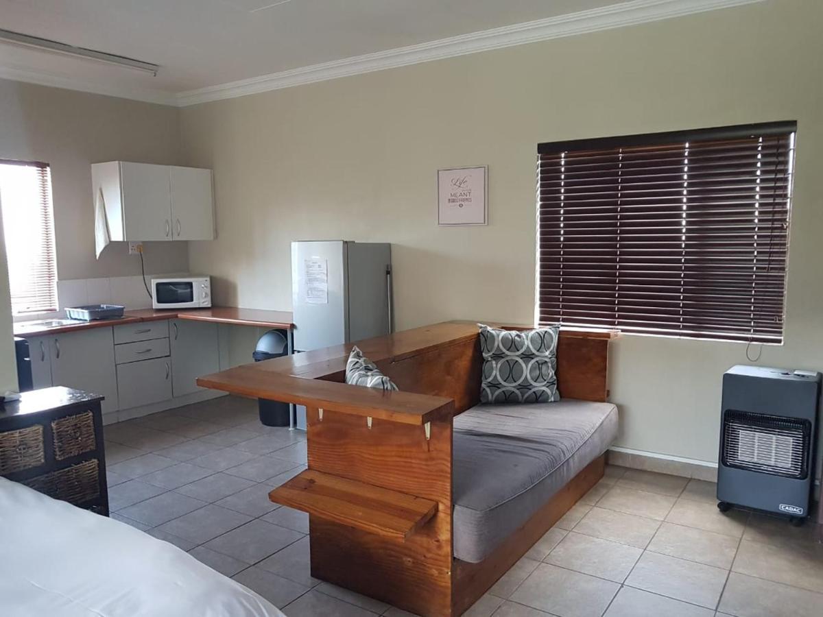 Private Apartments & Biz Stays Pretoria-Noord Exteriör bild