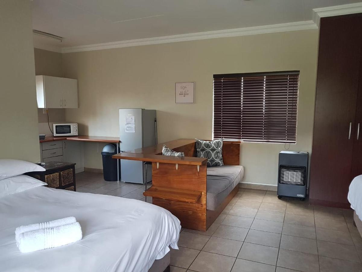 Private Apartments & Biz Stays Pretoria-Noord Exteriör bild
