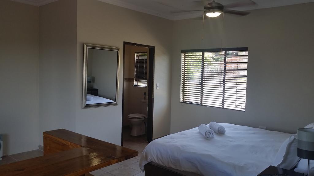 Private Apartments & Biz Stays Pretoria-Noord Exteriör bild