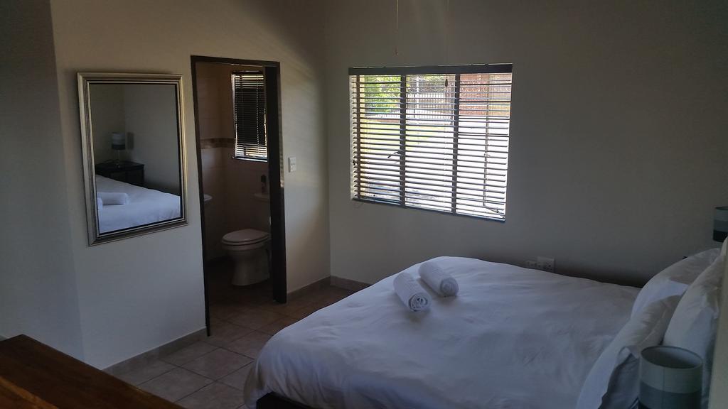 Private Apartments & Biz Stays Pretoria-Noord Exteriör bild