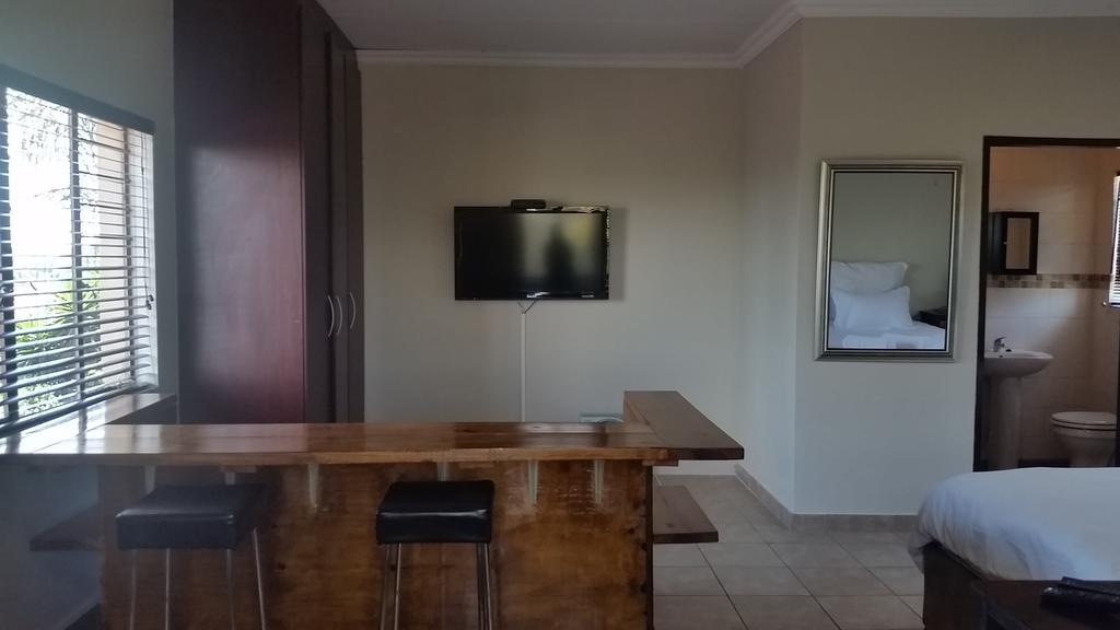 Private Apartments & Biz Stays Pretoria-Noord Exteriör bild