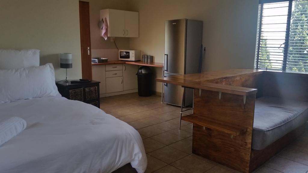 Private Apartments & Biz Stays Pretoria-Noord Exteriör bild