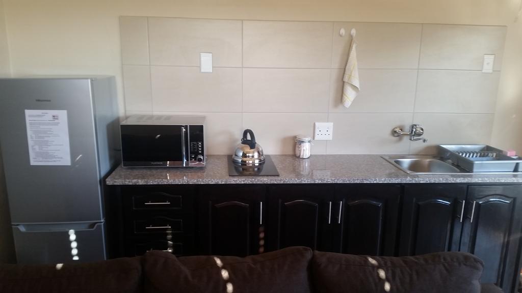 Private Apartments & Biz Stays Pretoria-Noord Exteriör bild