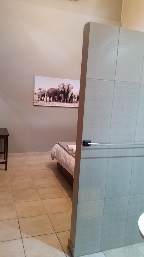 Private Apartments & Biz Stays Pretoria-Noord Exteriör bild