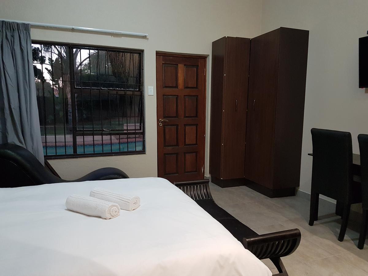 Private Apartments & Biz Stays Pretoria-Noord Exteriör bild