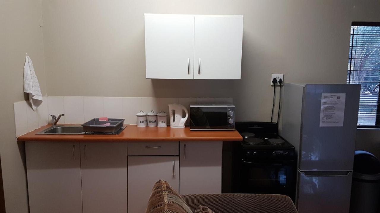 Private Apartments & Biz Stays Pretoria-Noord Exteriör bild